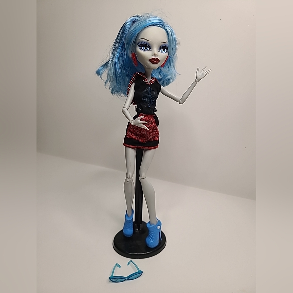 Monster High Doll Scaris GHOULIA YELPS